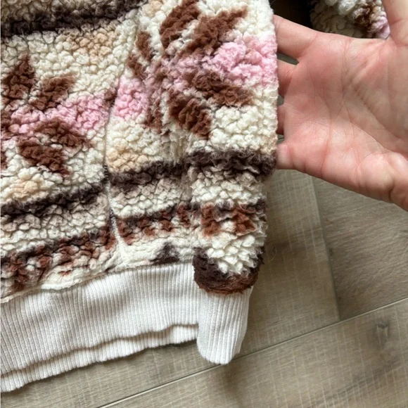 Aerie hometown holiday Cream and Brown Floral fleece quarter zip - Picture 7 of 11